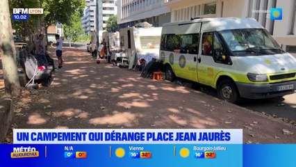Des caravanes installées illégalement place Jean-Jaurès à Lyon