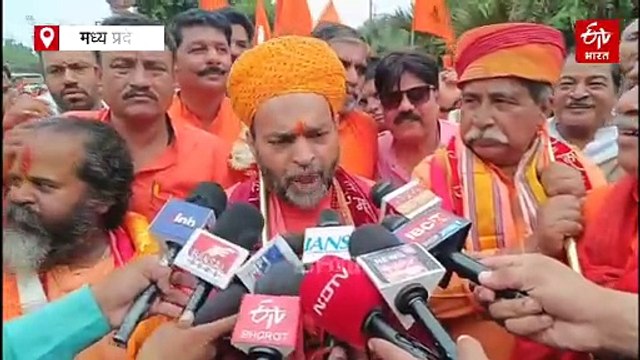 बोल बम से गूंजी महाकाल की नगरी, मोहन यादव ने पूजन कर उठाई कांवड़ और चल पड़े