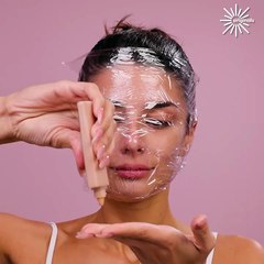 Transform Your Makeup Routine with the Plastic Wrap Hack! ✨