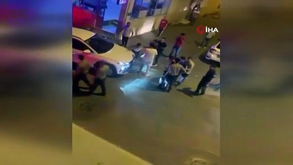 Firari hükümlüyü kaçırmak için otomobilleriyle polislere çarptılar!