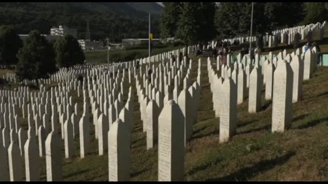Srebrenica, l'omaggio alle vittime a 30 anni dal genocidio