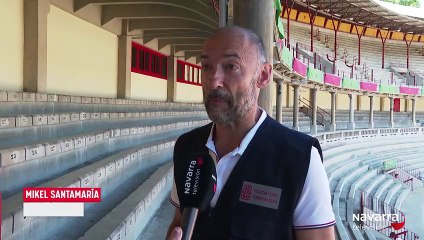 La brigada canina de policía foral trabaja en la Plaza de Toros