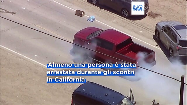 Raid della polizia di frontiera Usa in un'azienda di marijuana: scontri tra agenti e manifestanti
