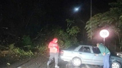 Cerrada la vía al Llano seis derrumbes bloquean el paso y Quetame quedó incomunicado
