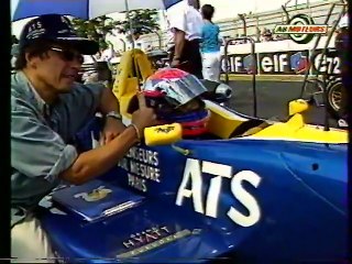 Johnny Hallyday – Janvier 2002 – AB Moteur : Son hommage au pilote Ryo Fukuda