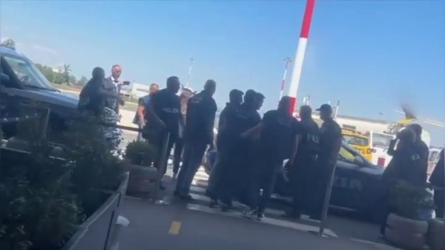 Francis Kaufmann atterrato a Ciampino scortato dalla polizia