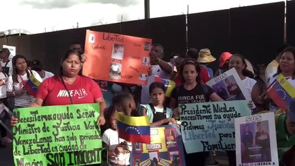 Chavismo marcha en Caracas para pedir la repatriación de 31 niños desde EE.UU.