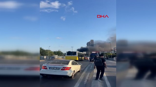 Zincirlikuyu'da özel halk otobüsünde yangın