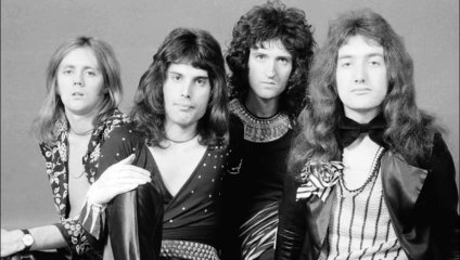 When a band named "Queen" got booed in 1974