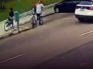 Trio explode lixeira na Praça da República em Belém