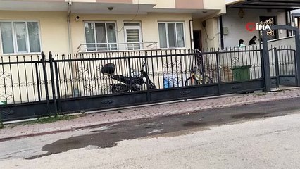 Bursa\'da feci kaza: Çocuğun üzerine demir kapı devrildi