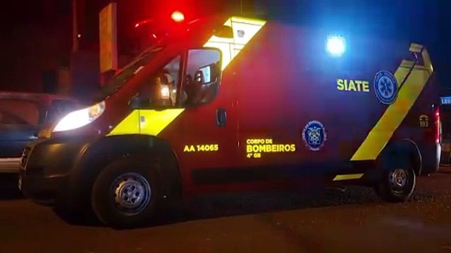 Homem dá soco em porta de vidro, se corta e é socorrido pelo Siate no Santa Felicidade