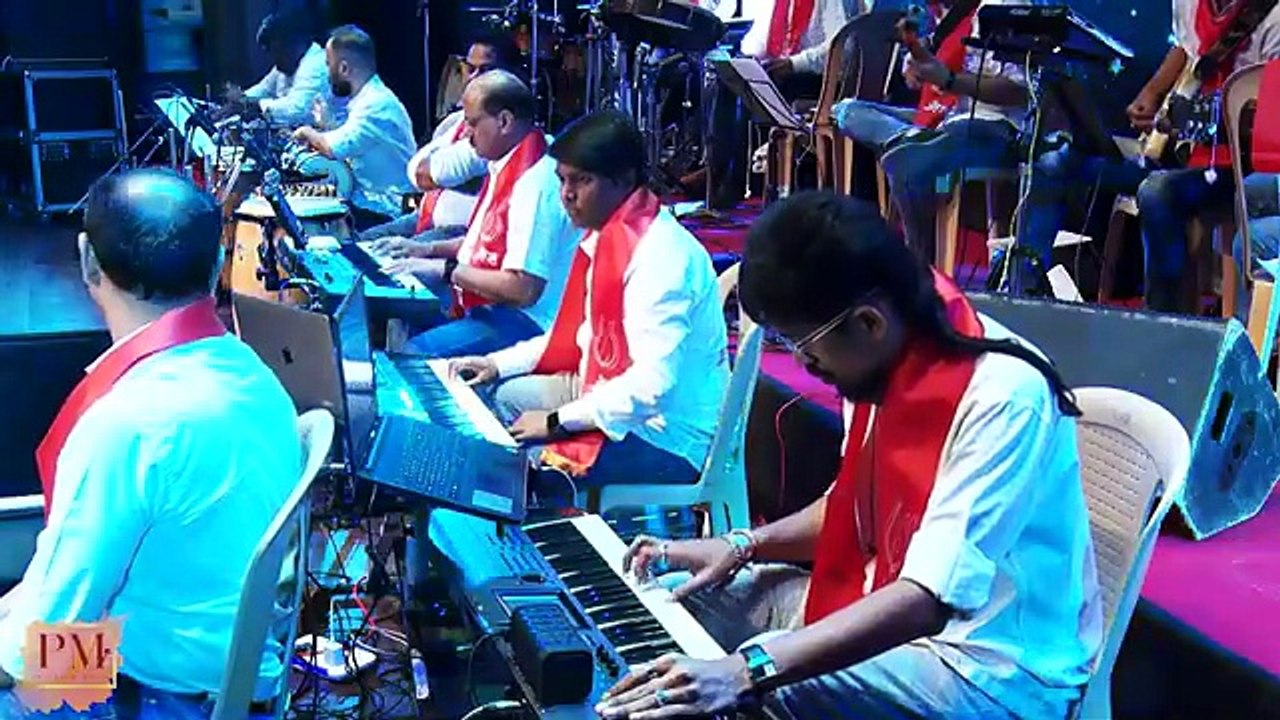 Ek Radha  Ek Meera | Priyanka Mitra live singing