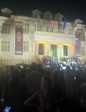 Ελένη Πετρουλάκη: Σαν πριγκίπισσα στην αποφοίτηση των κοριτσιών της – Η κομψή εμφάνιση!