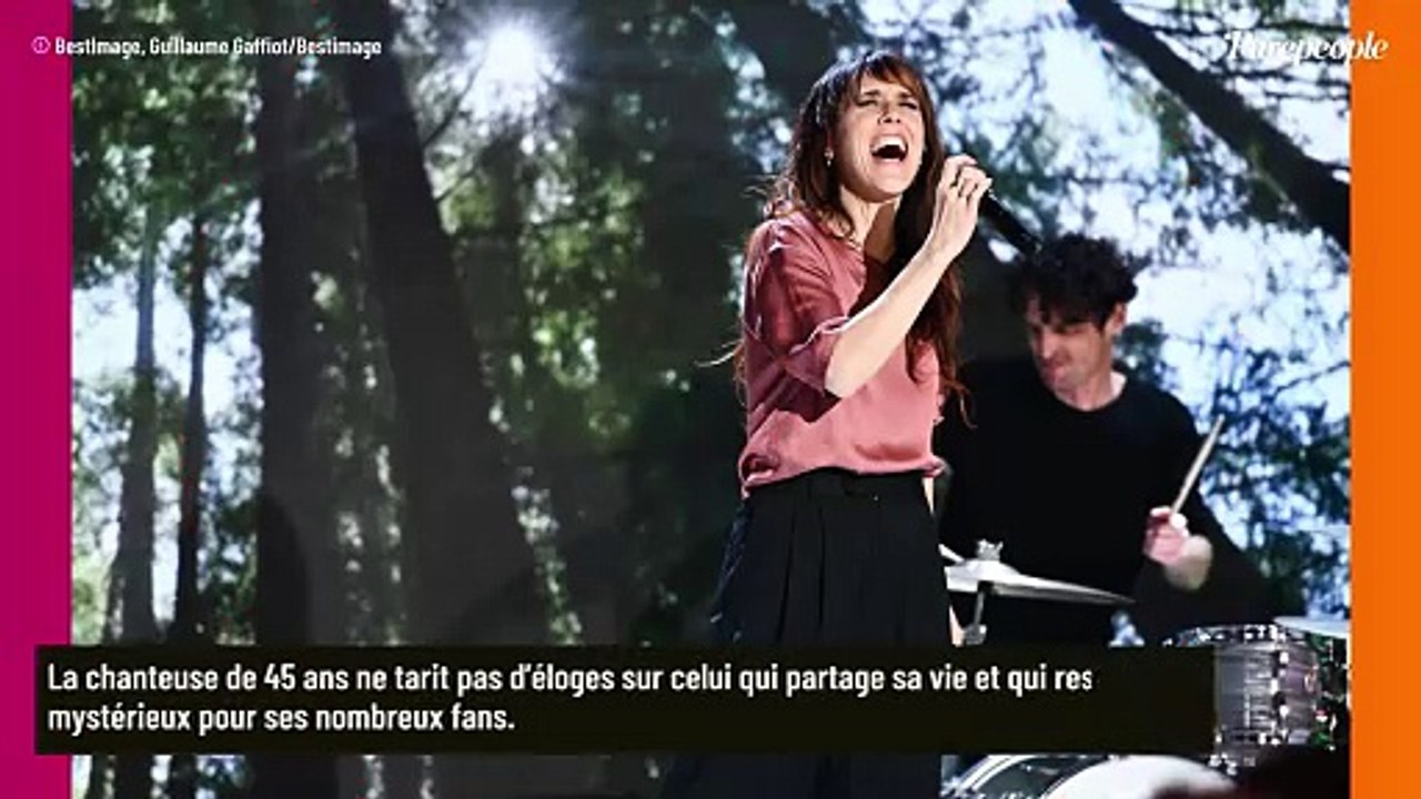 C'est rare ! Zaz parle de son mari déjà père d'une fille : "Il donne sans rien attendre en retour. Dans sa famille, ce sont des Mauriciens, ils sont tous comme ça"