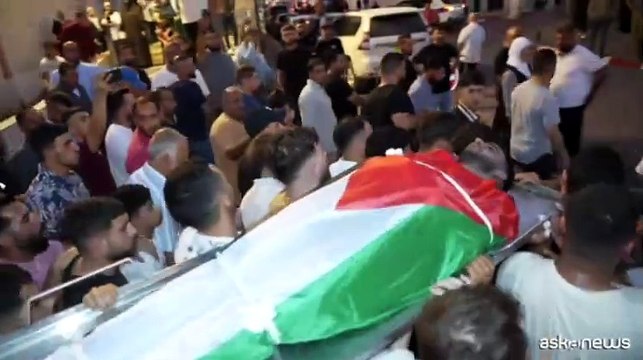I funerali del palestinese ucciso di botte dai coloni israeliani