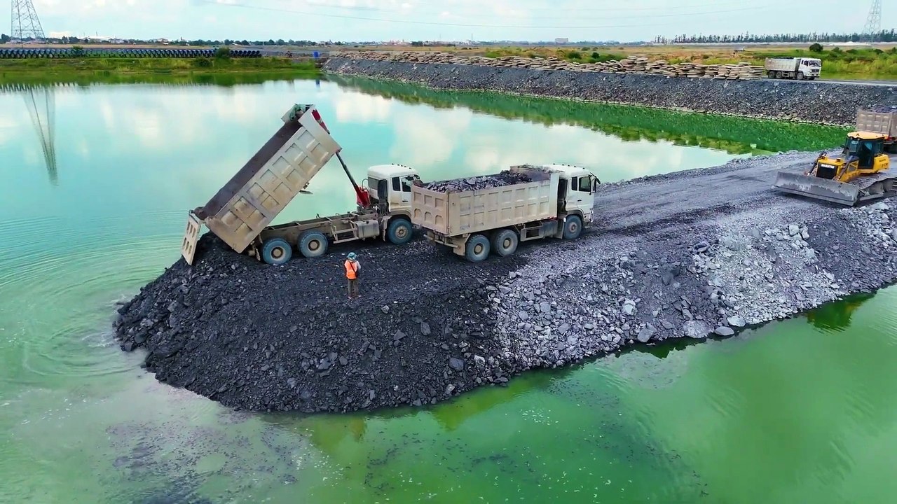 Complete Video  Amazing motion,one-way street connection strong and capable SHANTUI CH17C2 bulldozer