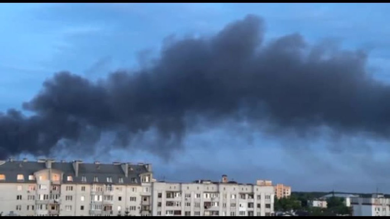 Ucraina, pioggia di droni e missili russi, colpita anche Leopoli