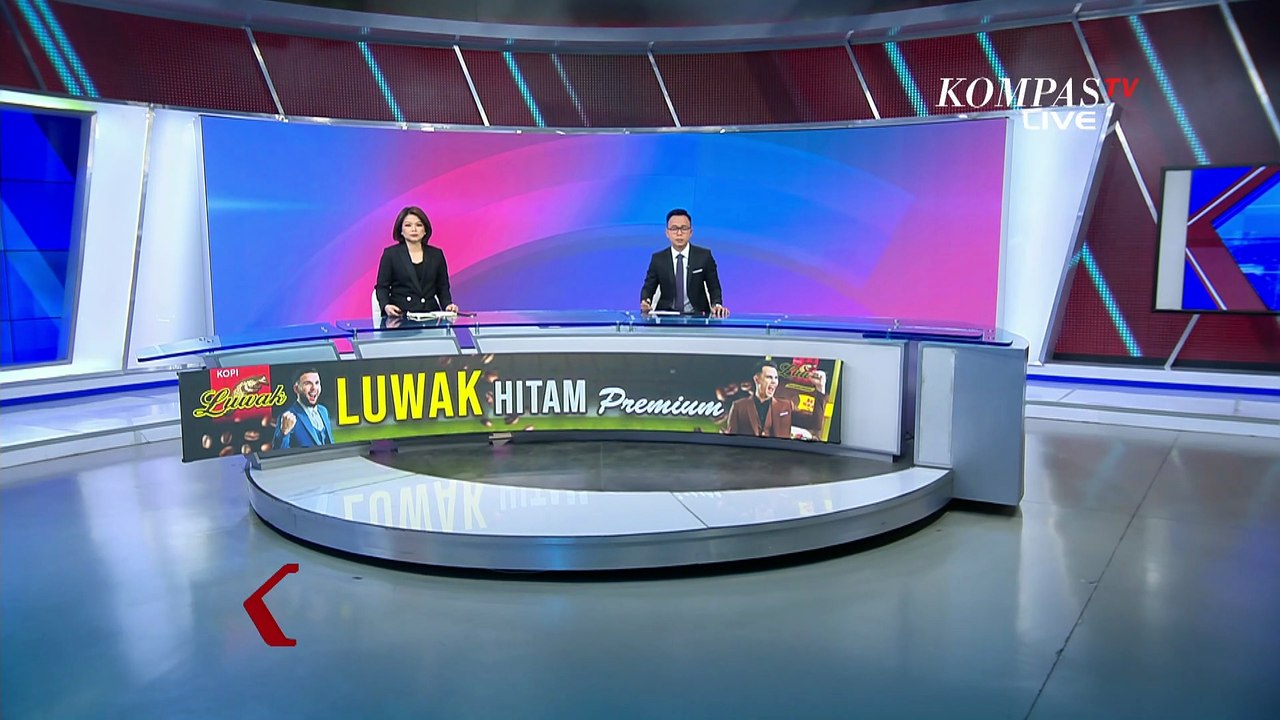 Angkot Ciputat-Kebayoran Lama Tabrak Pohon Besar di Jaksel, Sopir Sempat Terjepit | KOMPAS PETANG