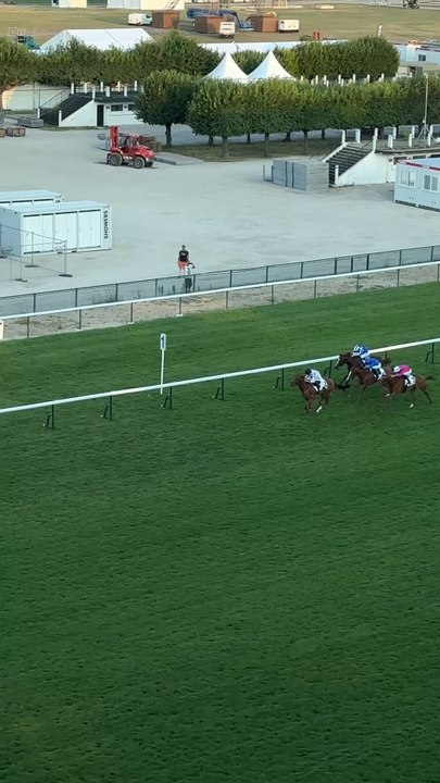 Sublime montre Cartier Santos Dumont pour un 21e anniversaire. #cartier #santosdumont #cartiersantos #cartierwatches