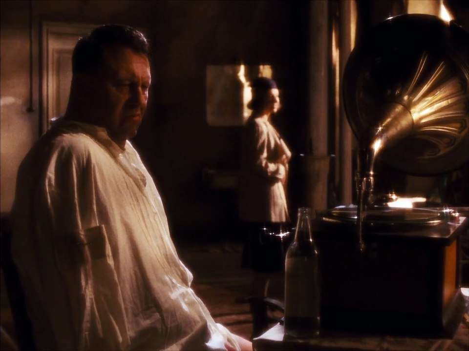 Berlin Alexanderplatz Folge 13