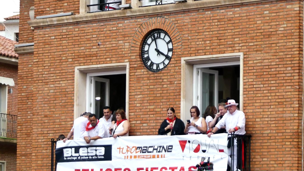 AMBIENTE A LAS 16 HORAS