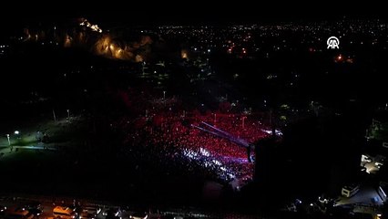 Van'da Ebru Yaşar konseri