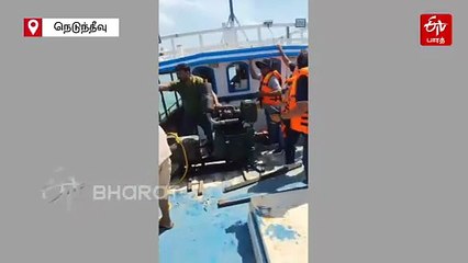நெடுந்தீவு கடலில் மூழ்கிய சுற்றுலா படகு : 14 சுற்றுலா பயணிகள் உயிருடன் மீட்பு!