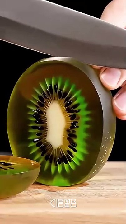 Glass Kiwi Slicing ASMR 🍉🍓🍋___ai _fruit _asmr _aismr _aismrvideo(MP4)