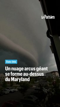 Un arcus géant se forme avant un orage