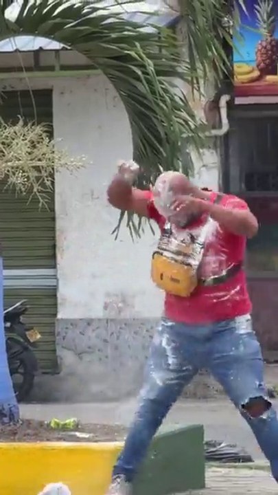 "Tree Prank Gone Wild 🌳 | لما تصحى على كابوس!"#FunnyStreet