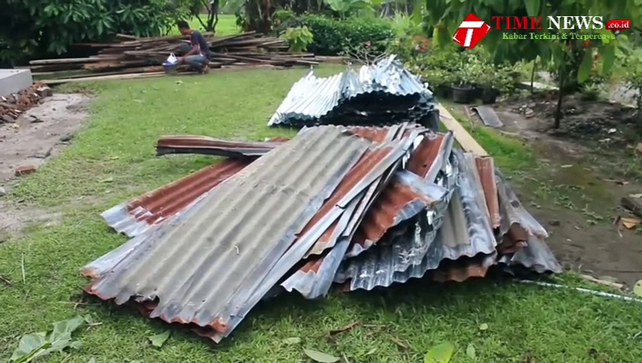 EMPAT PULUHAN RUMAH RUSAK DAN 4 ORANG TERLUKA AKIBAT ANGIN PUTTING BELIUNG DI SERDANG BEDAGAI