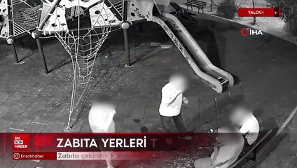 Yalova'da zabıta çekirdek kabuklarını atan vatandaşlara yerleri temizletti