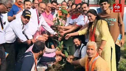 कैलाश मानसरोवर य़ात्रा के लिए रवाना हुआ तीसरा जत्था, शिव भक्ति से सराबोर नजर आये यात्री