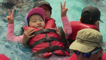 무더위에 도심 물놀이장 '북적'...남부는 장대비 / YTN