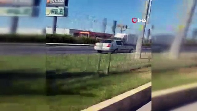 Edremit’te Bir Kilometre Boyunca Ters Yönde Gitti, Trafik Felç Oldu