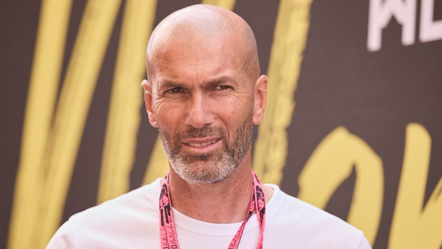 GALA VIDEO - Zinedine Zidane, son frère Farid décédé il y a 6 ans, le clan ne l’oublie pas : “Tu nous manques”