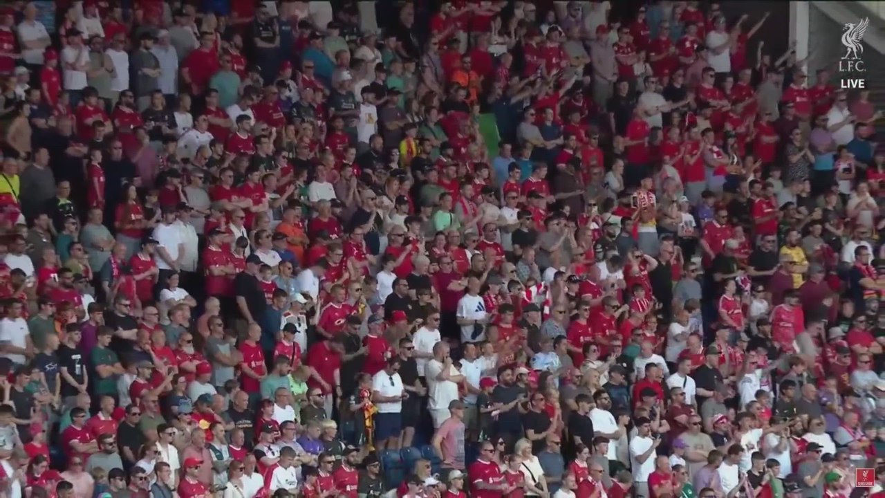 El liverpool le dedica el you'll never walk alone y un minuto de silencio a Diogo Jota en el primer partido tras su fallecimiento