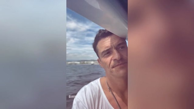 Orlando Bloom belts out Oasis hits at Heaton Park show after Katy Perry split