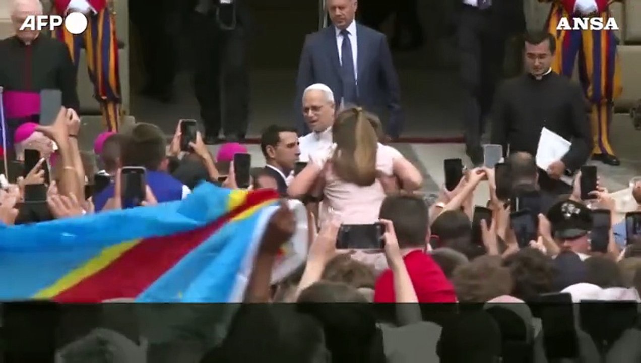 Primo Angelus a Castel Gandolfo per il Papa