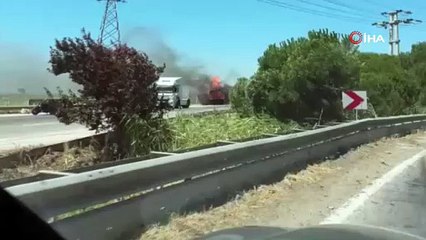 Karton yüklü tır alev alev yandı