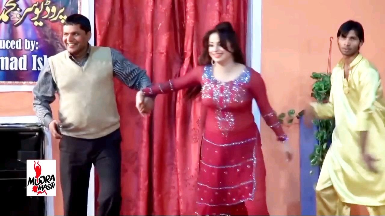 Pakistani stage drama 🤔 very and beautiful dance