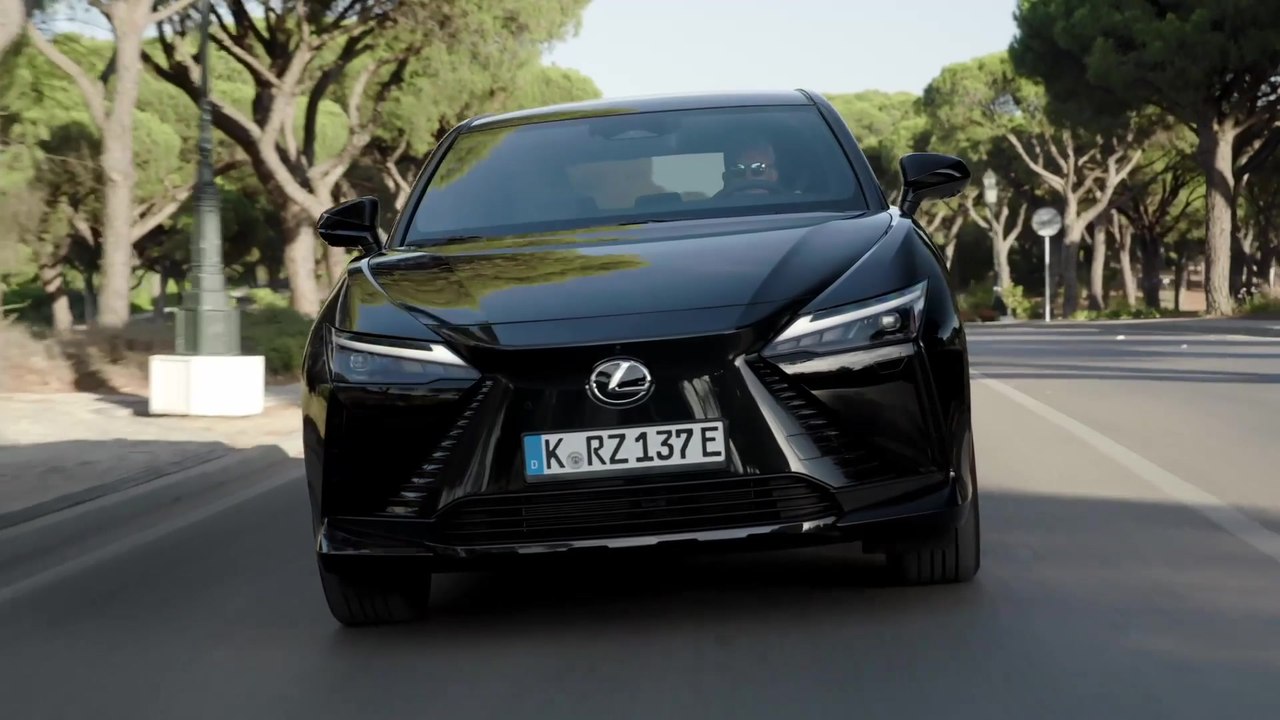 Der neue Lexus RZ - Weiterentwickelte Lexus DIRECT4 Allradsteuerung