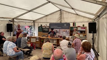 Sepali Godakanda demonstrated how to make authentic Sri Lankan lentil curry (Will Goddard, Crediton Courier)