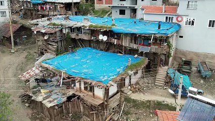 Manisa'daki büyük yangından kurtulmuştu... Yüzlerce kişi tek çatı altında yaşıyor