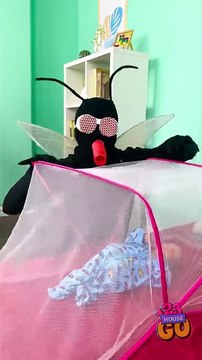 Bye-Bye, Bugs! 🦟🛡️ Genius Parent Trick to Keep Mosquitoes Away! #smart