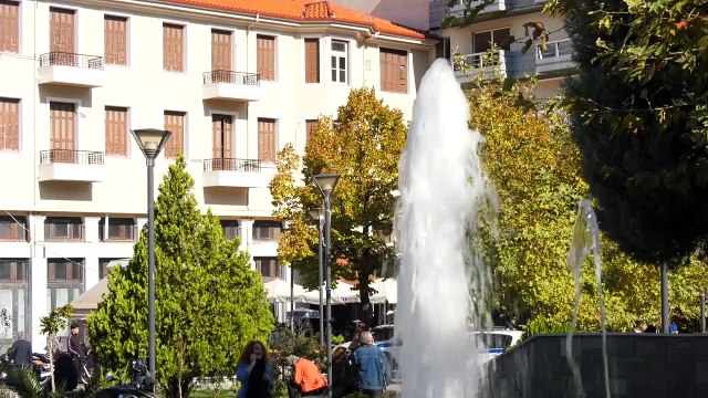 Σε ρυθμούς εκπτώσεων και η αγορά της Λιβαδειάς - Μέτρα ζητούν οι έμποροι