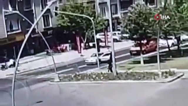 Trafikte niye yavaş gidiyorsun kavgası kamerada!