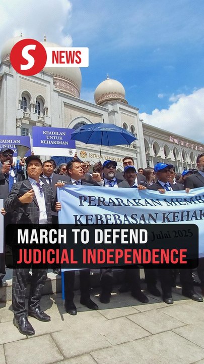 Malaysian Bar hands memo on judicial independence to PMO