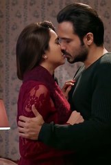 Kriti Kharbanda's Bold Kiss Scene Revealed 💋